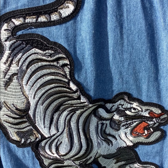 Elvi plus size denim jacket with tiger embroidery - Picture 5 of 9